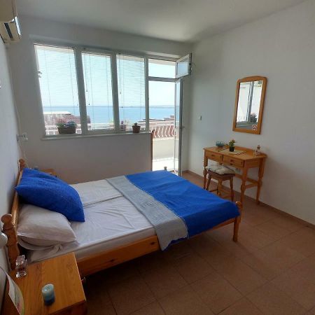 Apartment In St. Vlas With Terrace Sveti Vlas Dış mekan fotoğraf