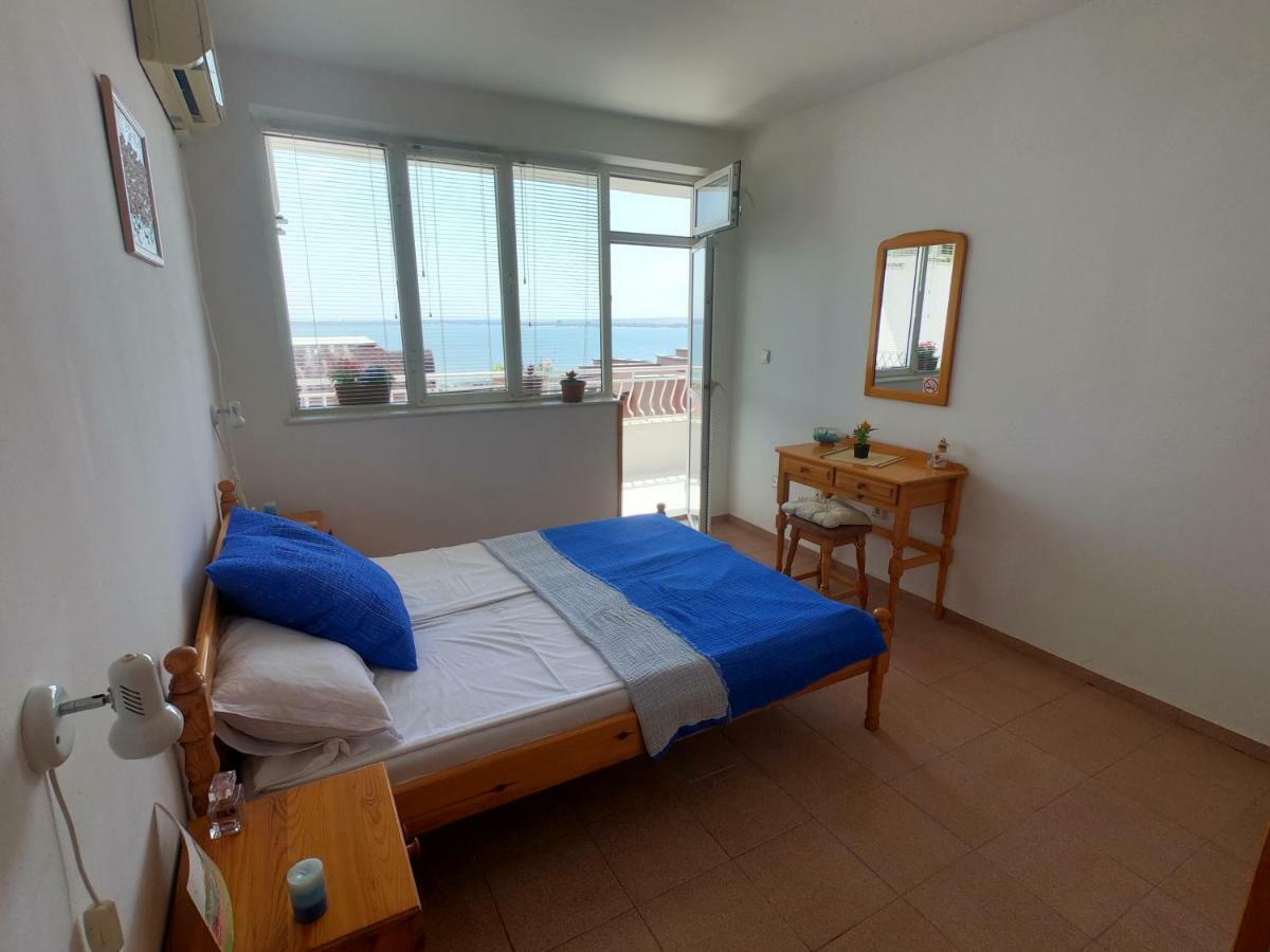 Apartment In St. Vlas With Terrace Sveti Vlas Dış mekan fotoğraf