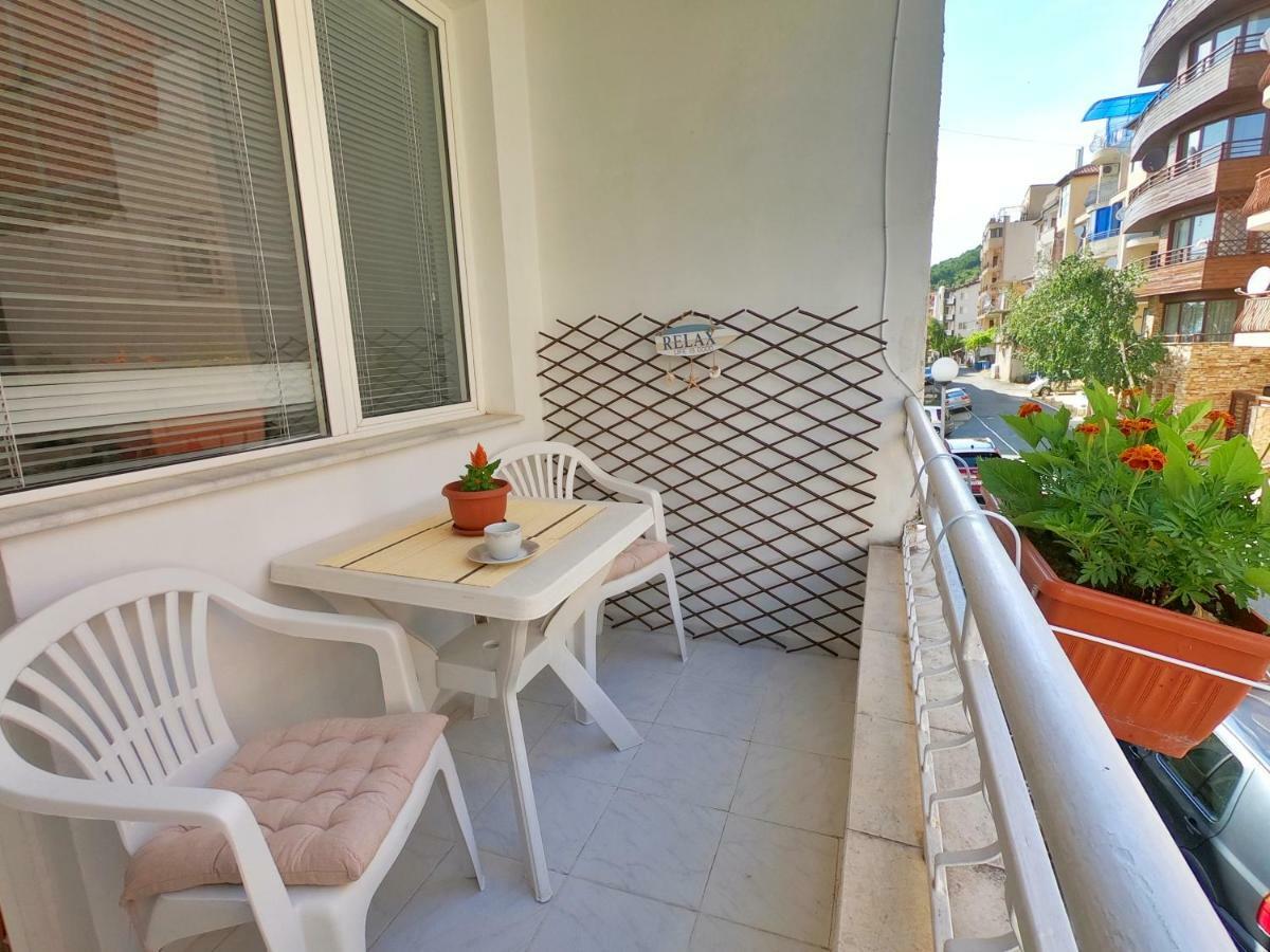 Apartment In St. Vlas With Terrace Sveti Vlas Dış mekan fotoğraf