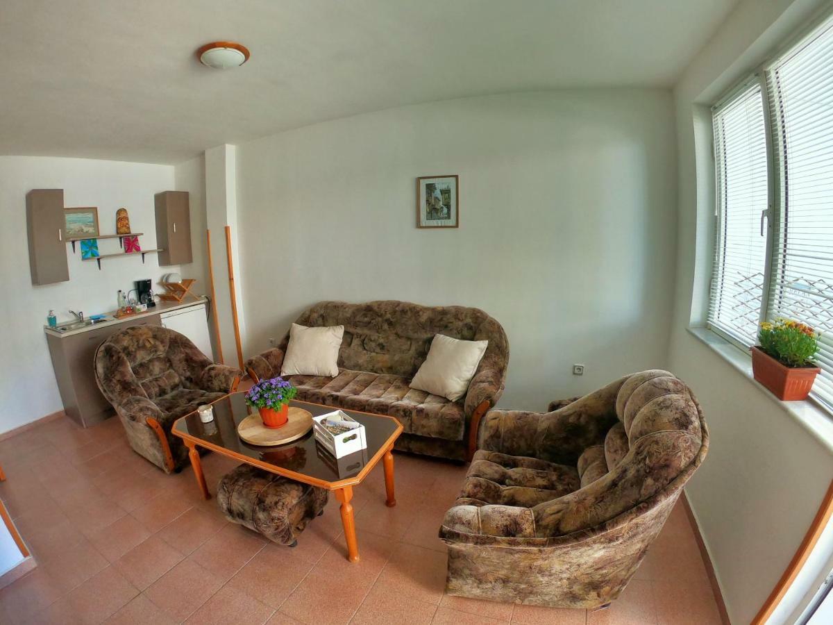 Apartment In St. Vlas With Terrace Sveti Vlas Dış mekan fotoğraf