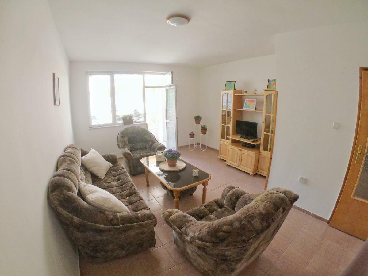 Apartment In St. Vlas With Terrace Sveti Vlas Dış mekan fotoğraf