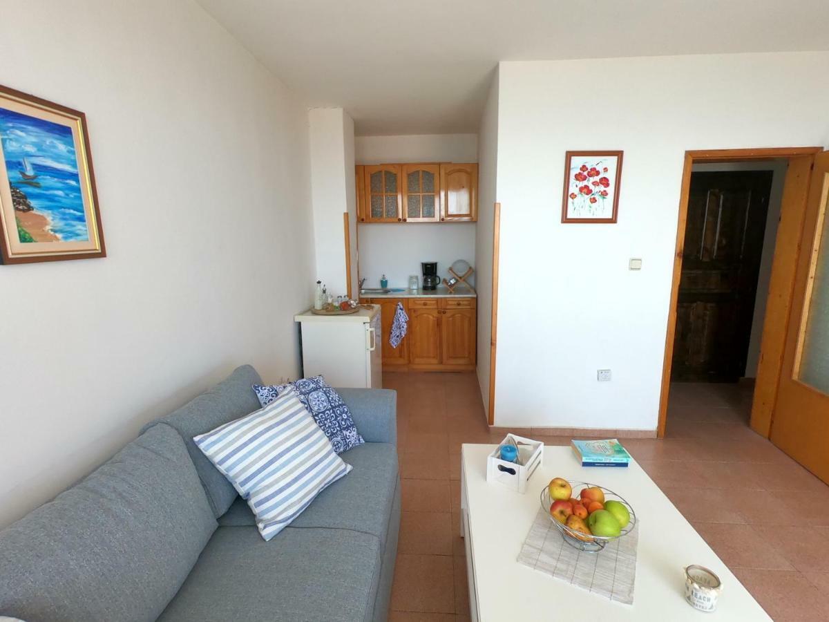 Apartment In St. Vlas With Terrace Sveti Vlas Dış mekan fotoğraf