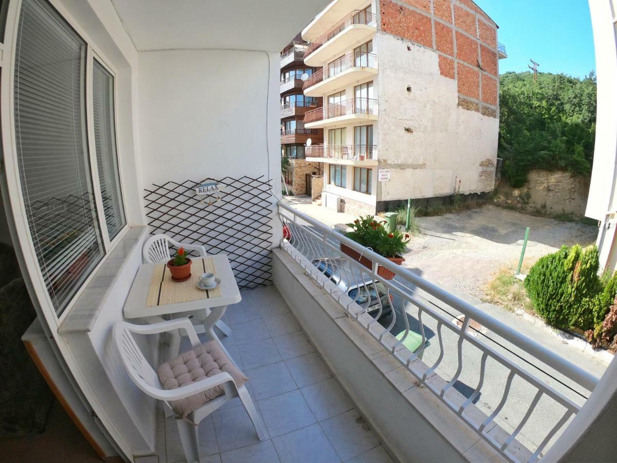 Apartment In St. Vlas With Terrace Sveti Vlas Dış mekan fotoğraf