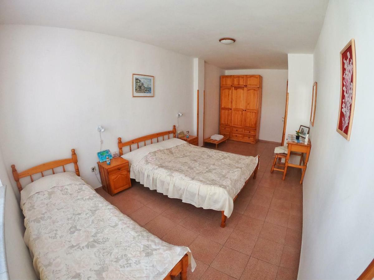 Apartment In St. Vlas With Terrace Sveti Vlas Dış mekan fotoğraf