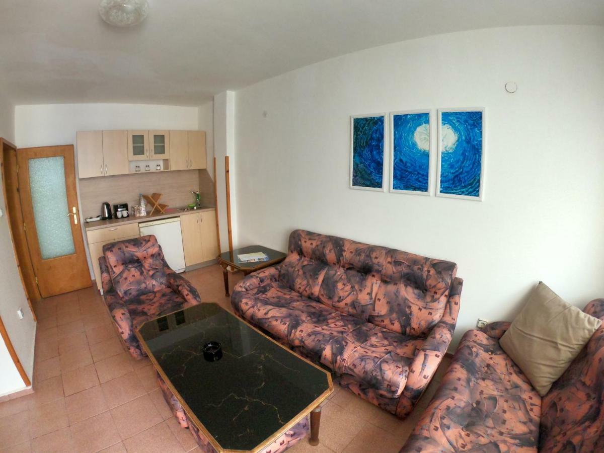 Apartment In St. Vlas With Terrace Sveti Vlas Dış mekan fotoğraf